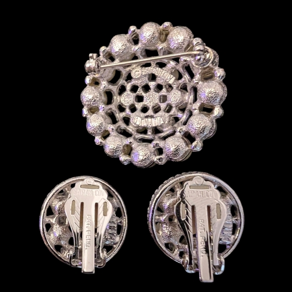 Sarah Coventry Pearl Brooch and Clip Earrings. - Picture 3 of 4